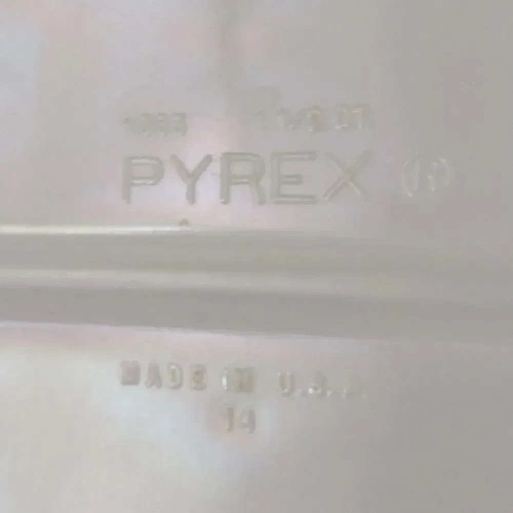 Pyrex‎ VTG White Milk Glass 1.5 Qrt Divided Oval Serving Dish Bowl